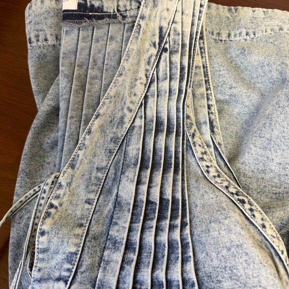 Sleeveless Washed Denim Romper - Picture 4 of 4